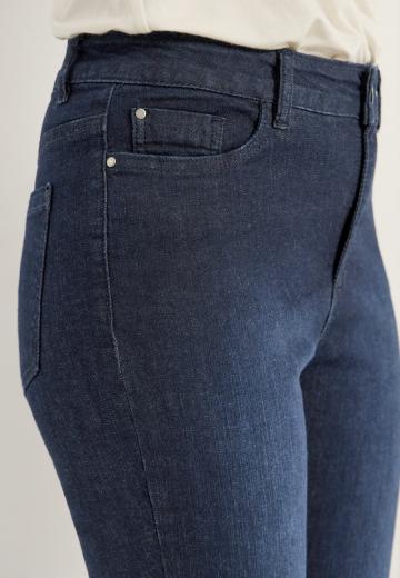 Короткие джинсы