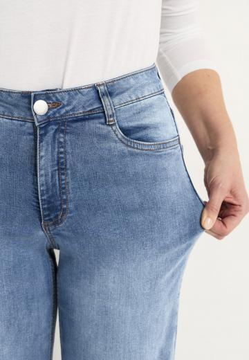 Клешеные джинсы