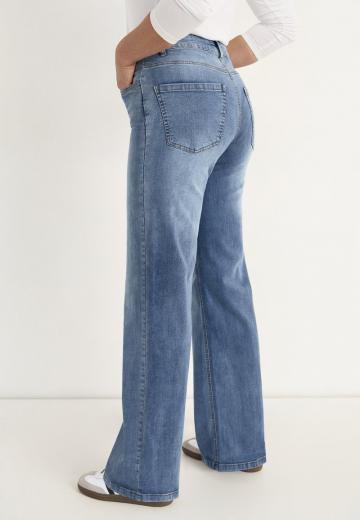 Клешеные джинсы