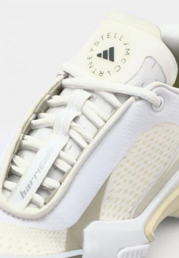 Теннисные кроссовки