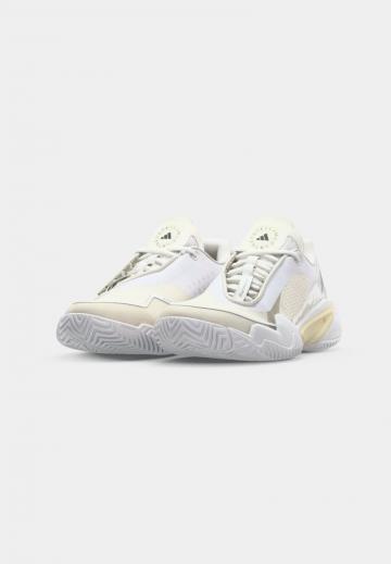 Теннисные кроссовки