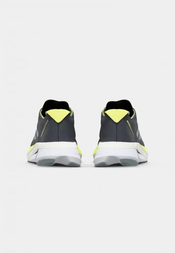 Беговые кроссовки