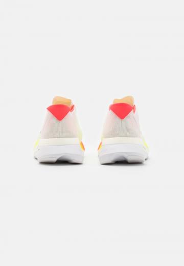 Беговые кроссовки