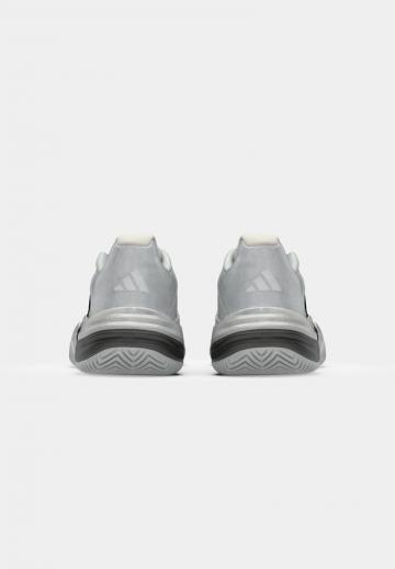 Теннисные кроссовки