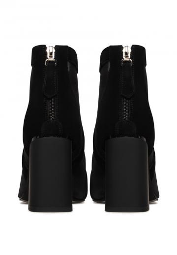 Полусапожки на высоком каблуке