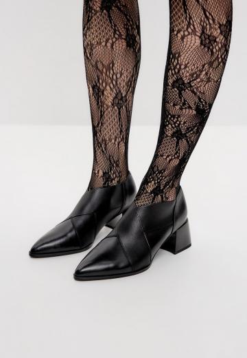 Туфли с высоким носом