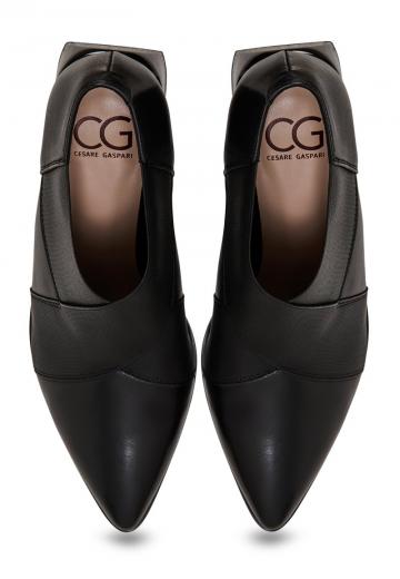 Туфли с высоким носом