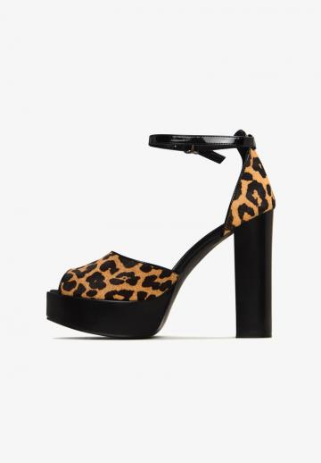 Туфли с открытым носом