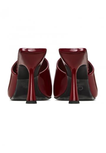 Босоножки на каблуке