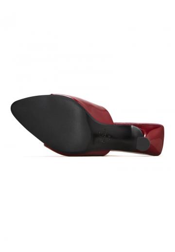 Босоножки на каблуке