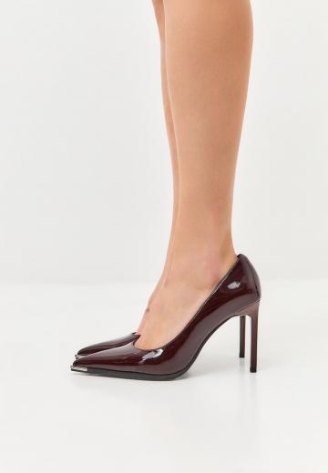 Туфли на высоком каблуке