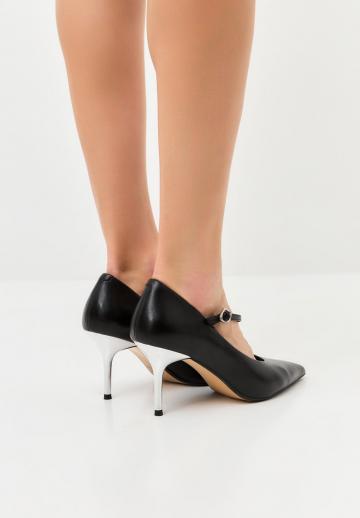 Туфли на высоком каблуке