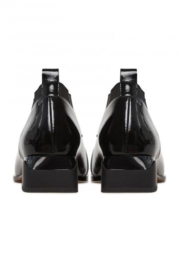 Туфли с высоким носом