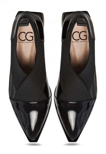 Туфли с высоким носом