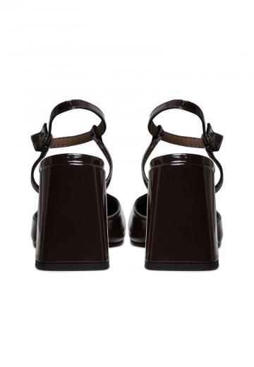 Туфли на высоком каблуке