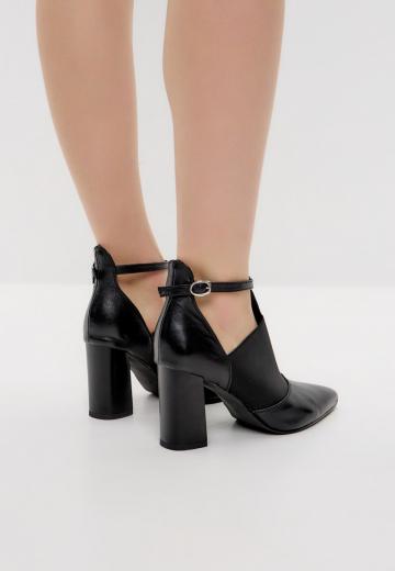 Туфли с высоким носом