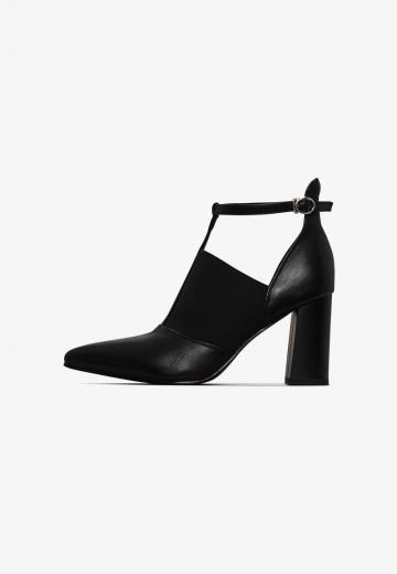 Туфли с высоким носом