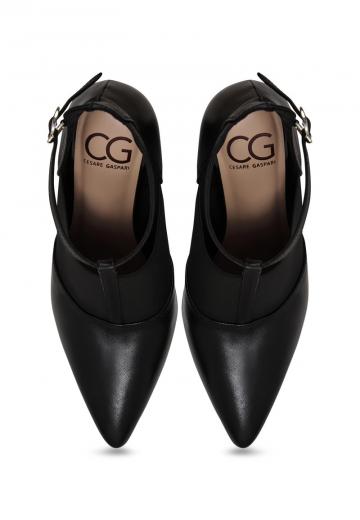 Туфли с высоким носом