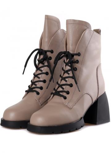 Полусапожки на высоком каблуке