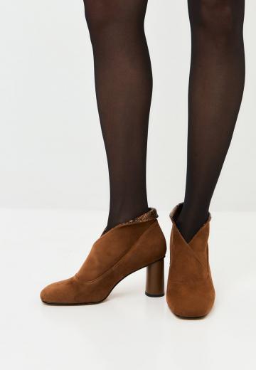Полусапожки на высоком каблуке