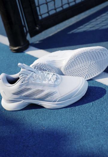 Теннисные кроссовки