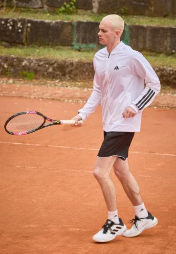 Теннисные кроссовки