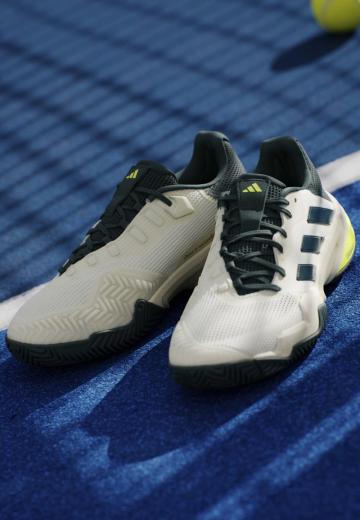 Теннисные кроссовки