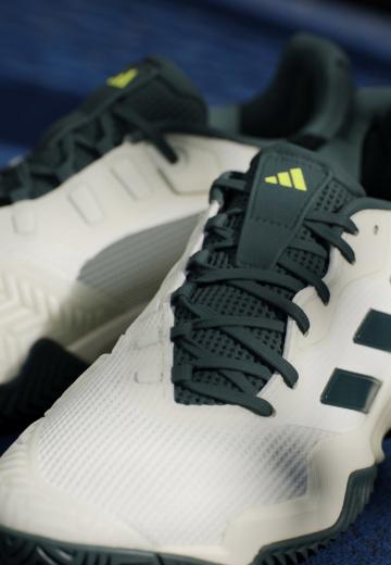 Теннисные кроссовки