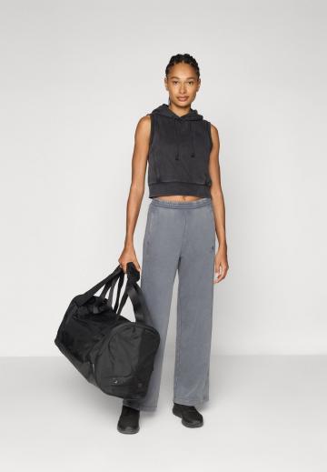 Спортивная толстовка