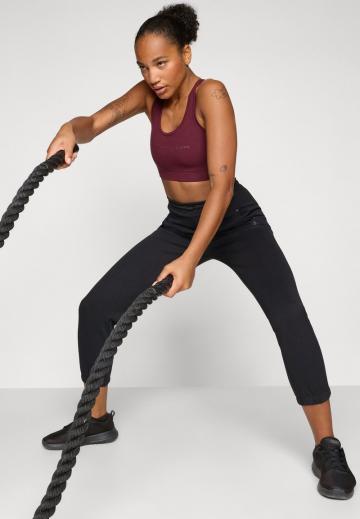 Спортивный бюстгальтер