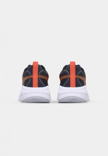 Тренировочные кроссовки