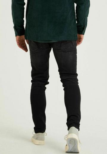 Узкие джинсы