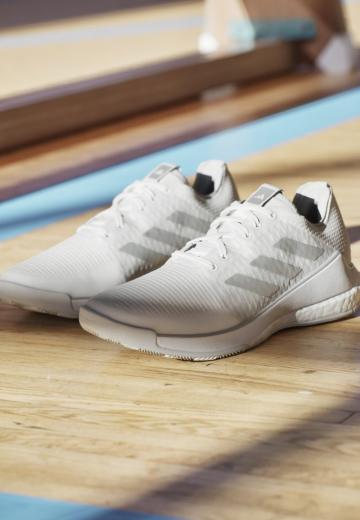 Кроссовки для зала