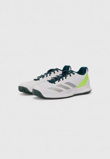 Теннисные кроссовки