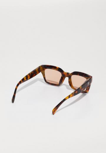 Солнечные очки