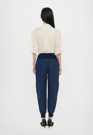 Брюки с накладными карманами