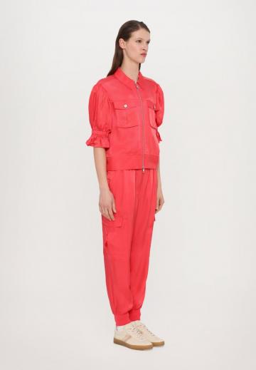 Куртка с накладнымит карманами