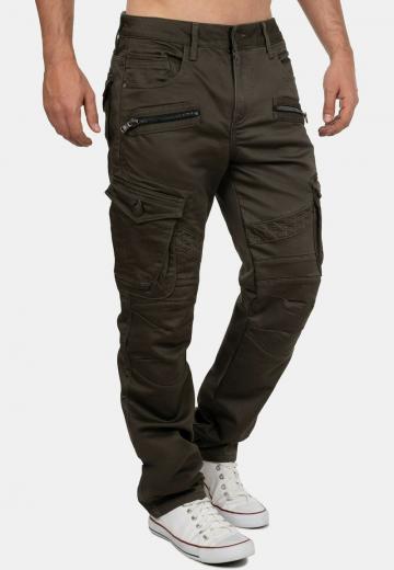 Брюки с накладными карманами