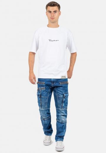 Прямые джинсы