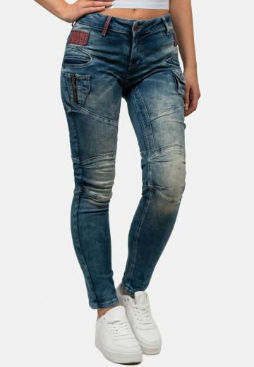 Узкие джинсы