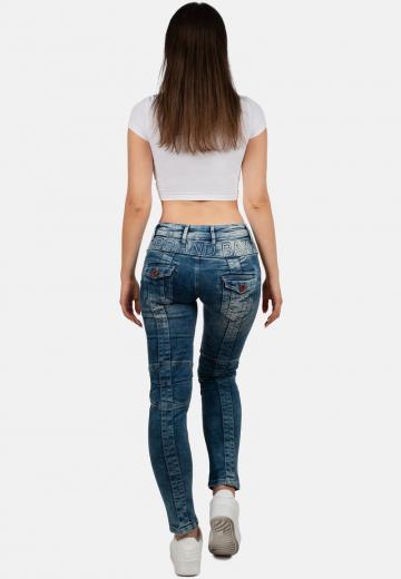 Узкие джинсы