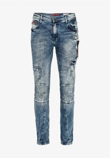 Узкие джинсы