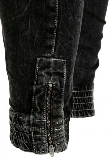 Узкие джинсы