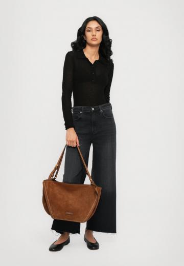 Клешеные джинсы