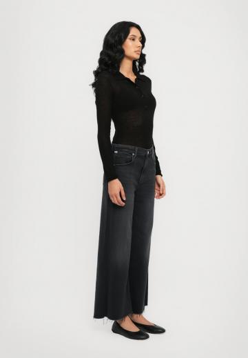 Клешеные джинсы