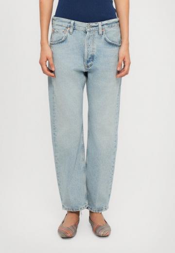 Джинсы бойфренда