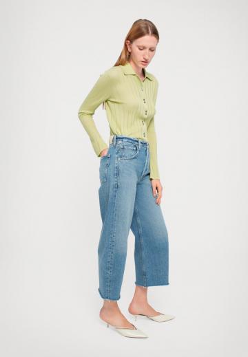 Короткие джинсы