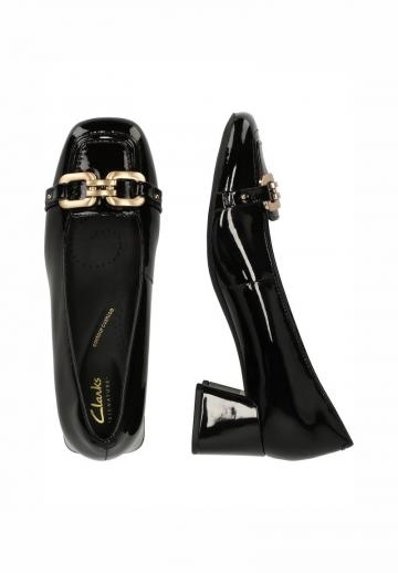 Туфли с высоким носом