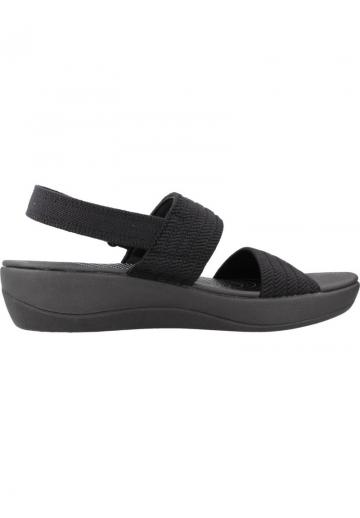 Босоножки на танкетке