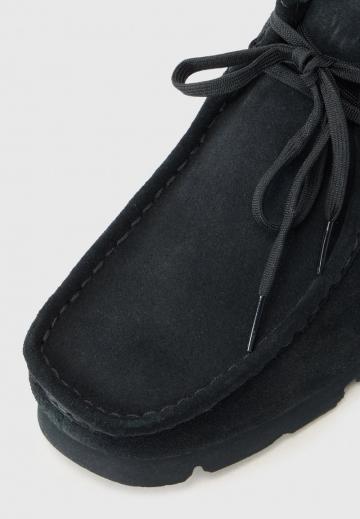 Ботинки на шнуровке